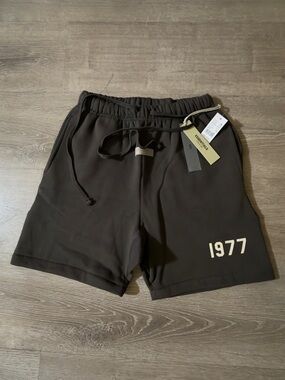 ESSENTIALS Iron Men's 1977 Graphic Shorts